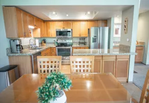 Island Vibes! / 2BR TH / Walk to Beach / Fast WiFi - Image 4
