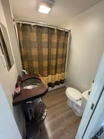 Newly Renovated 4BR Home, Garage, Huge Yard - Image 3