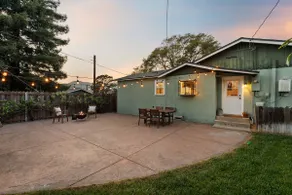 Coastal Country Cottage | Beach & Downtown - Image 4