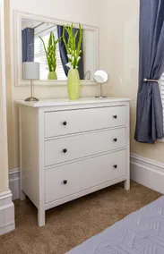 Central Ground Floor Apartment with Free Parking ! - Image 4