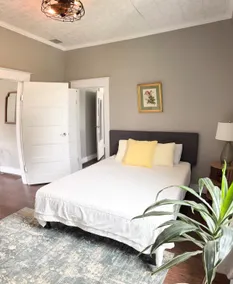 Modern Rose Garden Home - Image 4