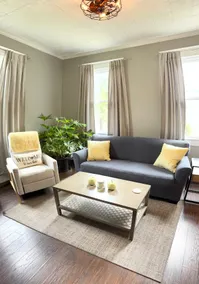 Modern Rose Garden Home - Image 3