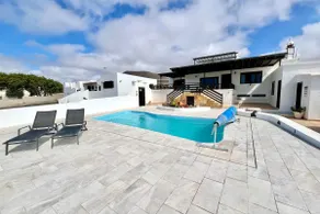 Bondehus med privat pool og opvarmet med smuk udsigt - Image 4