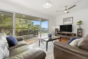 Waiuta Reteat Holiday Home with Outdoor Theatre - Image 2
