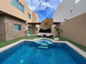 Spacious house with private pool near the beach and boardwalk - Image 2