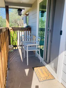 Beautiful, upstairs, treehouse like view - Image 2