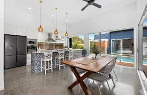 The Family Beach House - Image 4