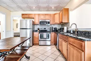 Beautiful Oceanside Apartment Prime Location - Image 2