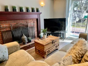 Bright Private Suite w/Separate Entrance & Patio - Image 3
