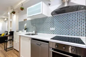 Location and comfort in Triana: 3 bedrooms - Image 5