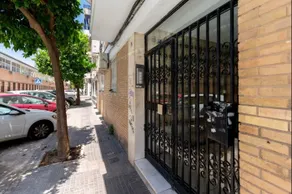 Location and comfort in Triana: 3 bedrooms - Image 4