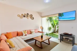 Ideal for families, pool, good location & security - Image 5