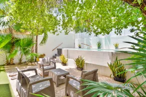 Ideal for families, pool, good location & security - Image 3