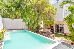 Ideal for families, pool, good location & security - Image 2