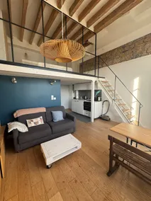 The Georges - Image 2