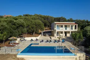 Villa Seasun - Seafront Property with Infinity Pool & Panoramic Coastal Views by Posarelli Villas - Image 2