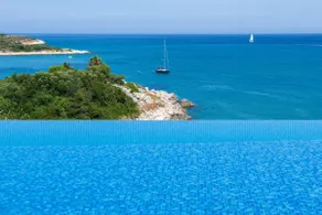 Villa Seasun - Seafront Property with Infinity Pool & Panoramic Coastal Views by Posarelli Villas - Image 3