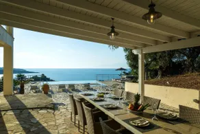 Villa Seasun - Seafront Property with Infinity Pool & Panoramic Coastal Views by Posarelli Villas - Image 5