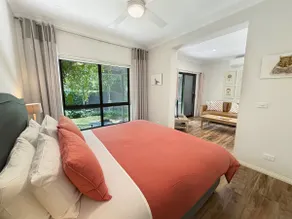 Superb for Two & Pets - King Bed - Fenced Garden - Image 5