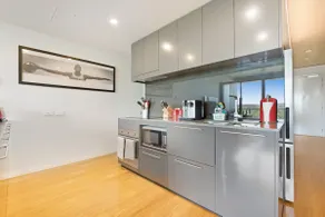 Great Luxury Apartment Near the City - Image 4