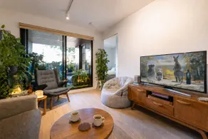 A Luxury Fitzroy Stay on Iconic Gertrude Street - Image 4