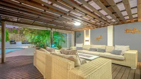 Upmarket Suburb - Modern Holiday/Business Accom - Image 5