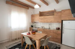 Wooden Style House - Meteora - Image 4