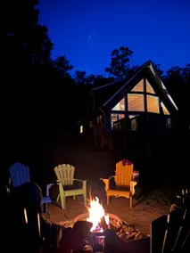 Classic Muskoka Getaway | Hot Tub, Fire Pit, Beach - Image 4