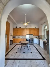 Spacious Kosher 4BR in German Colony, Jerusalem - Image 2