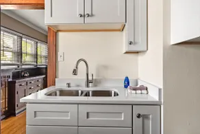 Bright Spacious St. Paul Duplex- Upper Level - Image 2