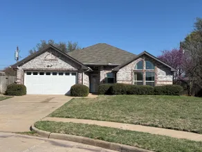 4BD Home | 5 Min to Sheppard AFB | Sleeps 8+ Yard - Image 3