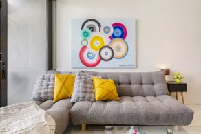 Luxurious Modern 2 Bedroom 2 Bathroom Apartment - Image 5