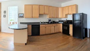 ✨Spacious Centrally Located West Loop Loft✨ - Image 5