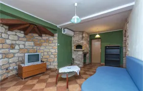 Two-Bedroom Apartment In Veli Jezenj - Image 3