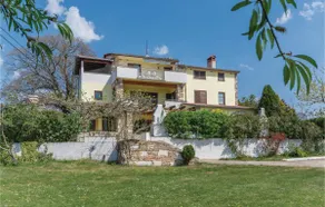 Two-Bedroom Apartment In Veli Jezenj - Image 2