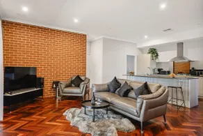 Beautiful 4brm home in central Victoria Park - Image 3