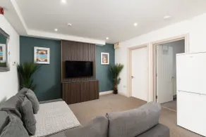 Modern 1 bedroom apartment close to Penzance town centre. - Image 3