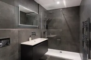 Modern 1 bedroom apartment close to Penzance town centre. - Image 5