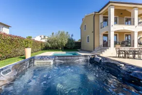 Villa Vanesa med privat pool i närheten av Porec - Image 2