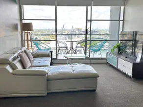 CBD harbour view two bedrooms condo - Image 3