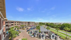 The Dundee 413-Near Beach–Sleeps 8 - Image 3