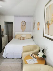 Private space w/bathroom/kitchen near the beach. - Image 2