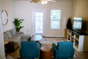 2BR 2BA Apt. King Beds- Pool/Gym - Image 2