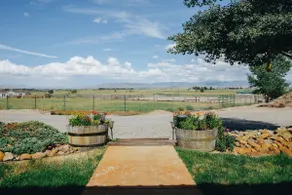 Charming Sierra Nevada Farm House Cottage - Image 5