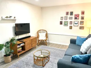 ~Dog Friendly~2 Bedroom Suite On Cushman Trail GH - Image 5