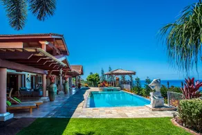 Quintessential blend of Luxury, hosted rental. - Image 2