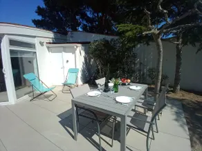 House Garden wifi, Air conditioning, 100 m from the beach - Image 2