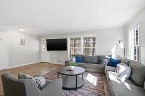 ✩Spacious Home 15 Miles fra downtown ATL ✩Game Room ✩Sleeps 15 ✩Pet friendly - Image 2