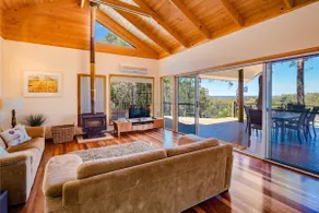 Burwood Bush House Close to Wineries and Beach - Image 2
