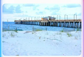 Poolside Retreat! Close to Beaches & Attractions! - Image 4